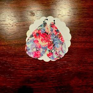 - Averee Grace Designs Floral glitter earrings